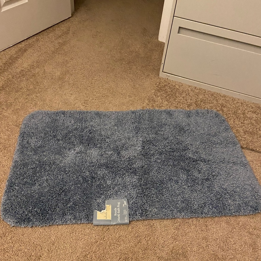 NWT 24x40 blue bath rug by whole home heavy & nice